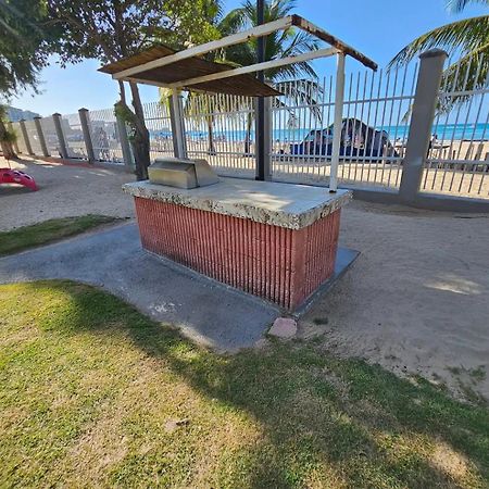 Steps From Foxwoods- Beachfront Retreat With Pools San Juan Ngoại thất bức ảnh
