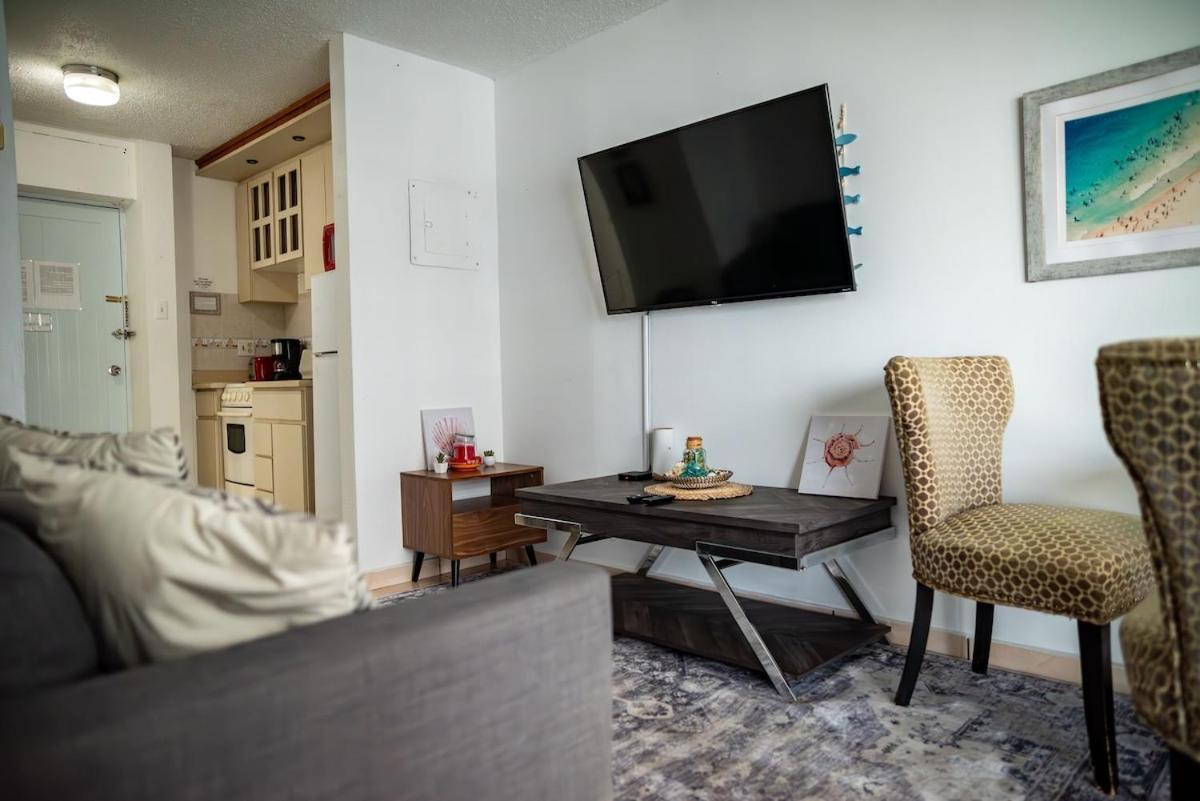 Steps From Foxwoods- Beachfront Retreat With Pools San Juan Ngoại thất bức ảnh