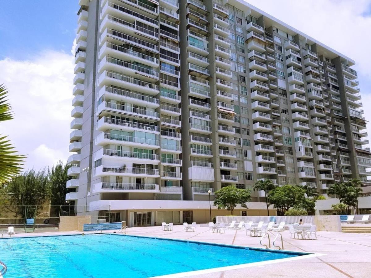 Steps From Foxwoods- Beachfront Retreat With Pools San Juan Ngoại thất bức ảnh